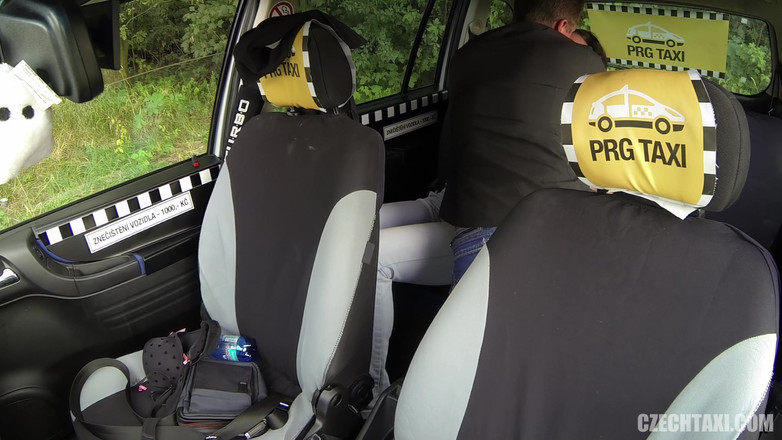 Czech Taxi: Modelo esguichando