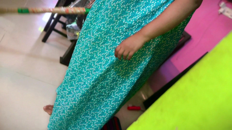 Your Boy's Cum: Pov: hete Indische meid met dikke kont veegt mijn kamer...