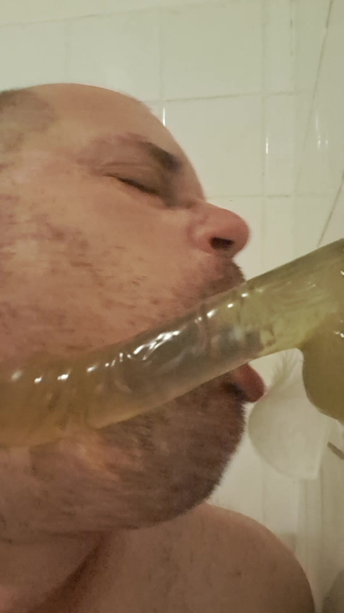 Fickspecht: Go Bitch, Suck the Dildos