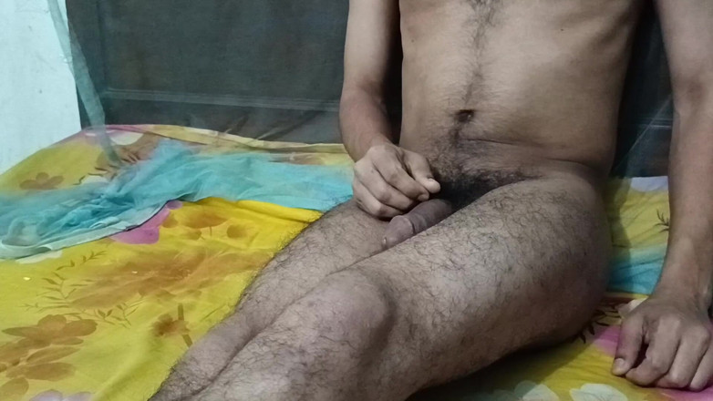 Adnan: Masturbazione in camera da letto