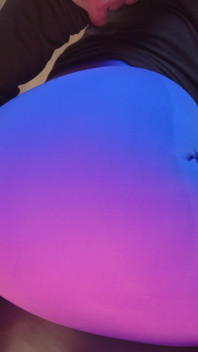 Falso sborra sovraccarico pov: la tettona in leggings stretti prende una doppia sborrata! - Lilykoti