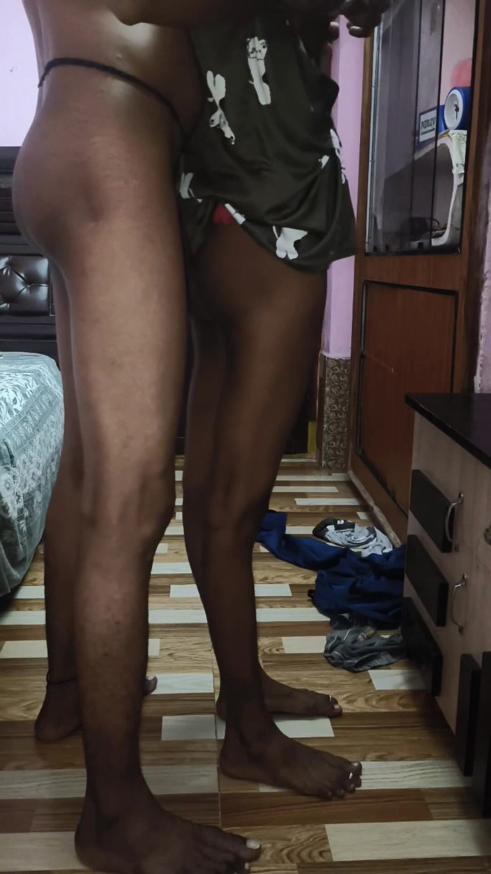 X videos: 집에서 소년 친구와 섹스하는 마누라