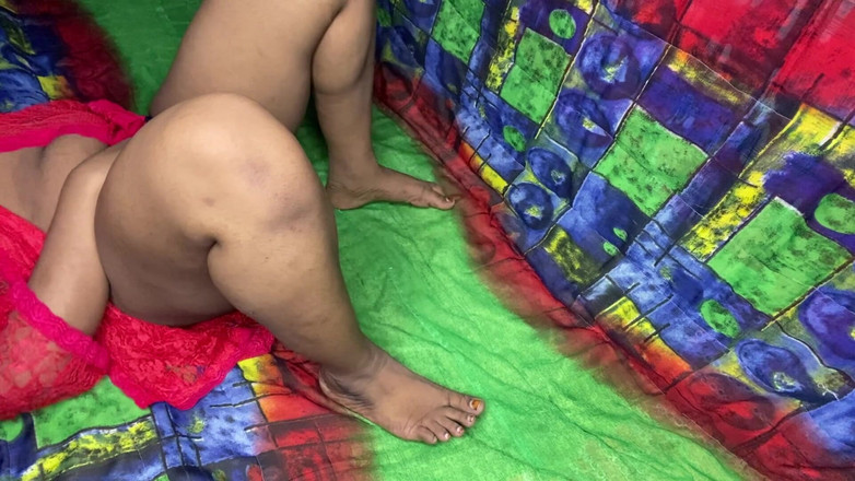 Angoori: Desi marathi ragazza indiana mostra grandi tette sgrillettamento india