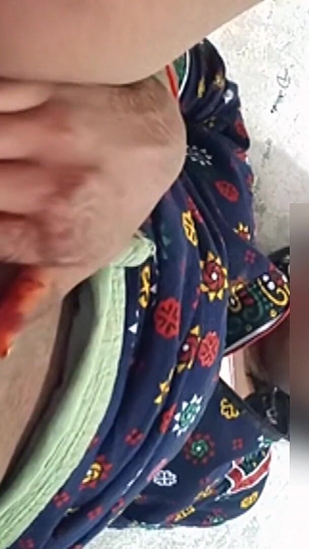 ExcitedWomen: Indian desi bhabhi de la sat fingring în nevoie de futai...