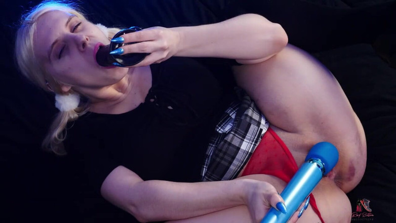 Red bottom productions: PAWG Slut Solo Play Time