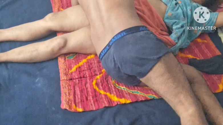 Busty Banuu: Ngentot gaya doggy sambil bugil