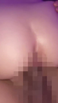 Süß aussehendes selfie-necken wird wild - roher sex, riesige orgasmen und ein creampie - teil 2