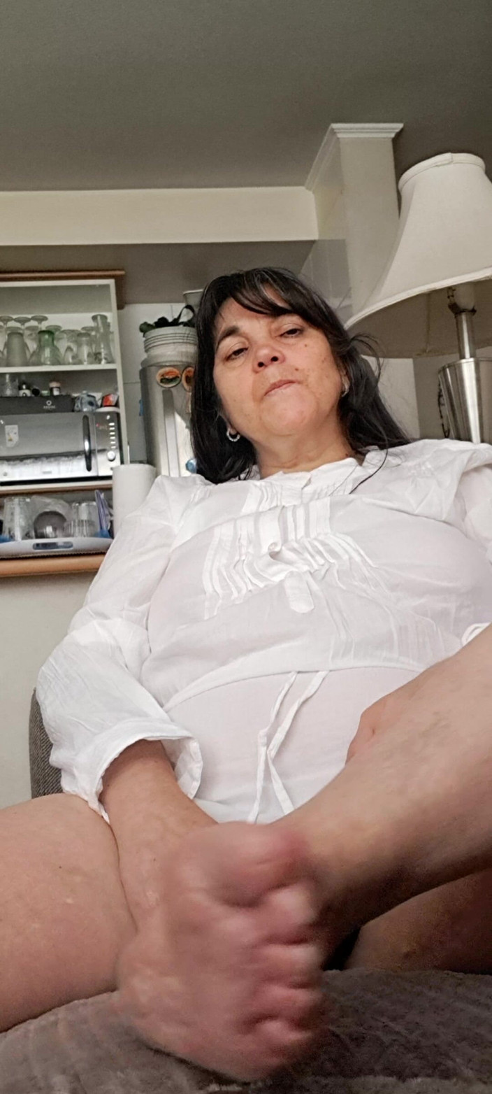 Mommy big hairy pussy: 私の毛深い猫で誘惑