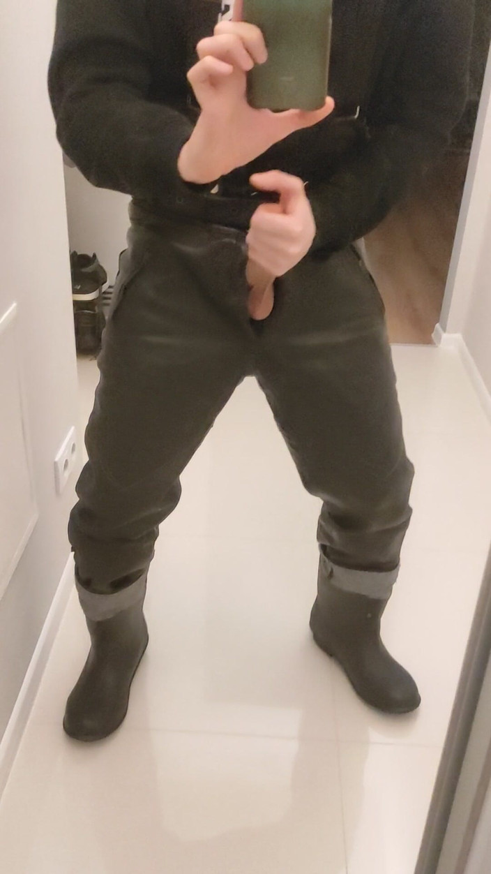 Gayfucker25: Schwule armee-männer ficken. Ich bin in Gummistiefeln und Lederhosen