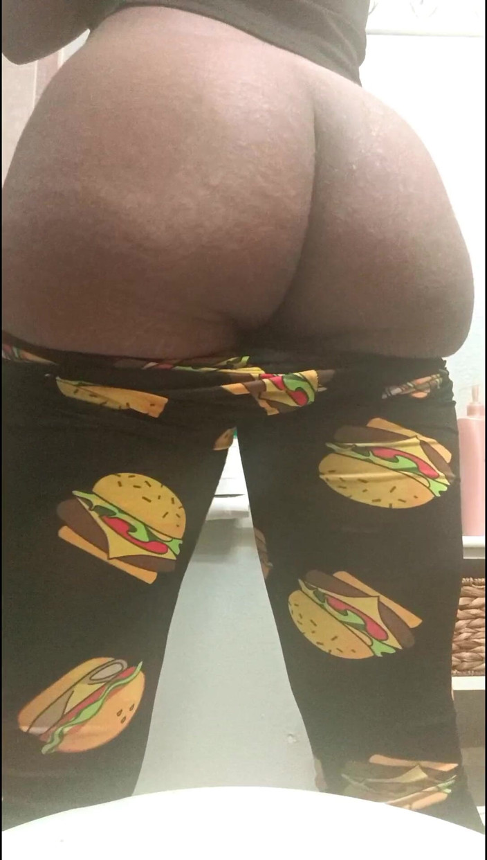 Loverr girl: Teen Sneaks to Show off Her Fat Ass