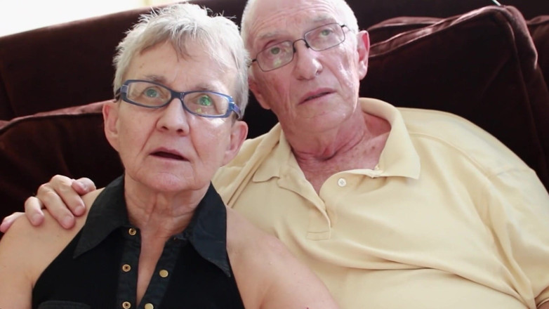 Mature Wanker: Reife blonde MILf nimmt pulsierenden bbc tief in den hals...