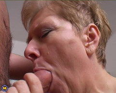 Mature NL: Похотливую горячую бабулю отдолбил молодой мужик