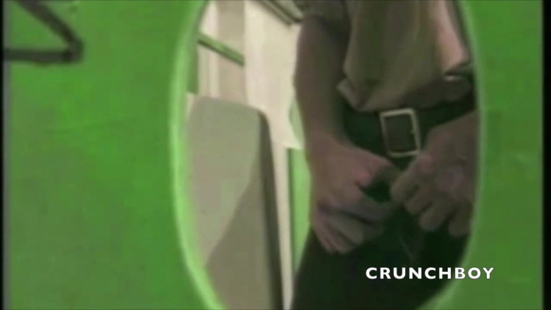 GAY VINTAGE PORN: Пряме смоктання члена в глоріхолі