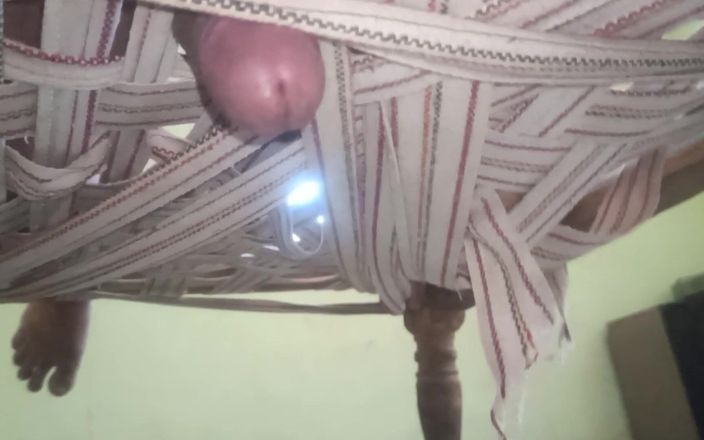 Deepak1989cage: Reggiseno e mutandine Me bhabhi ko Dekh kar land khada