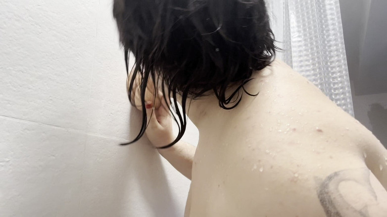 DWHOREKIN: Matte Kakak Iparmu Di Kamar Mandi