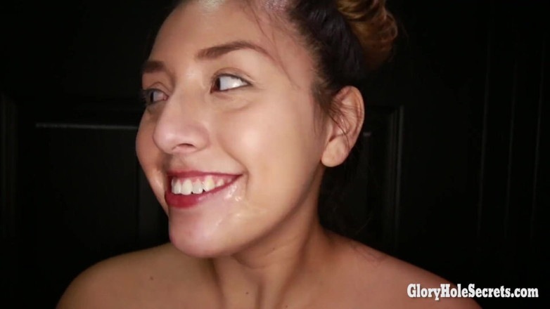 Glory Hole Secrets: Courtney seksi semula jadi di lubang gemilang pertama