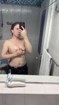 Mulher com peitos grandes
