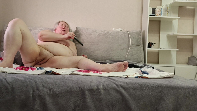 Zona901: Macecha masturbuje s velkými prsy a zadkem, masturbuje kundičku s...