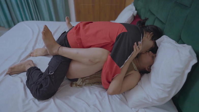 Pyari gudiya: 義理の妹が一人でいるのを見ました