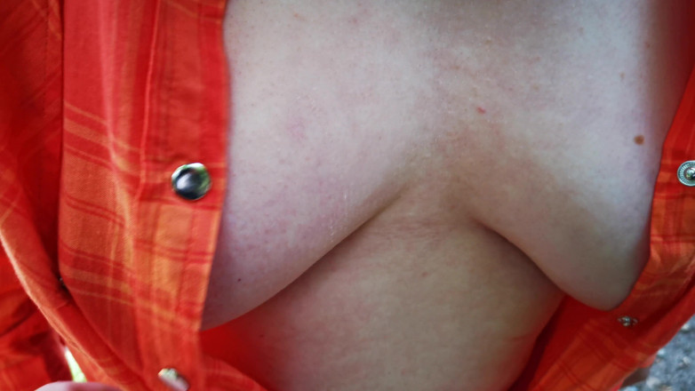 Bouncy Tits Action: 奶子宿醉和拍打超过 150x