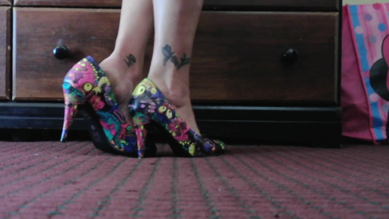 Abby Anna: High heel pump shoe play standing