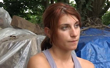 Magmafilm: Lesbischer seks im wald mit anschliessendem pijpbeurt mit einem fremden (bw)