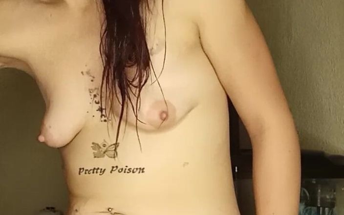 Prettypoison: Er lutscht seinen schwanz und versucht, nach einer einstündigen reifungssession...