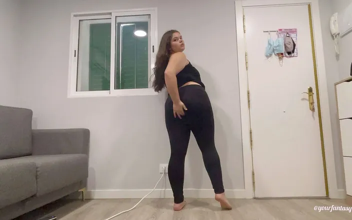 Your fantasy studio: Farting in black leggings