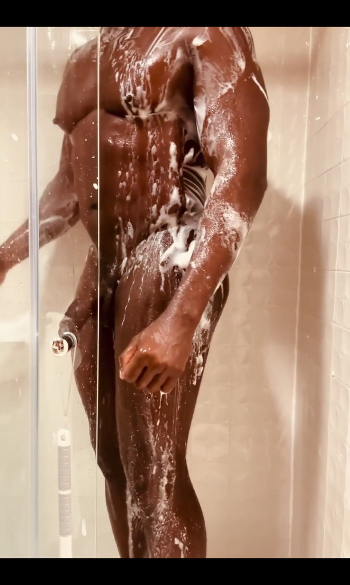 Afro Black XXX: Pojďte se mnou ve sprše