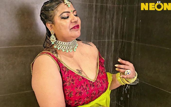 Indian Savita Bhabhi: 인도 포르노와 섹스하는 Kamukh Vasna 아름다운 바비