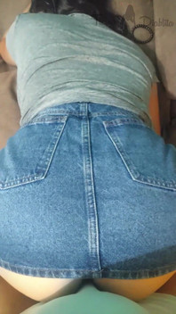 My Girlfriend Didn't Wear Panties Because She Always Provokes Me to Put My Cock in Her