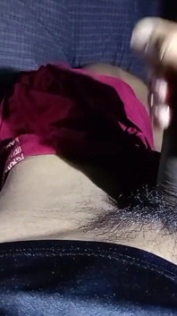 Maagdelijke jongen masturbatie