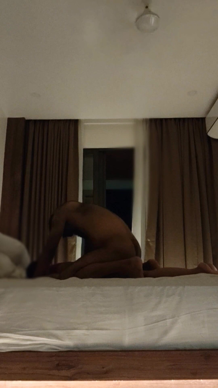 ItemRiya05: Teman wanita desi India berkongkek dengan teman lelaki di hotel