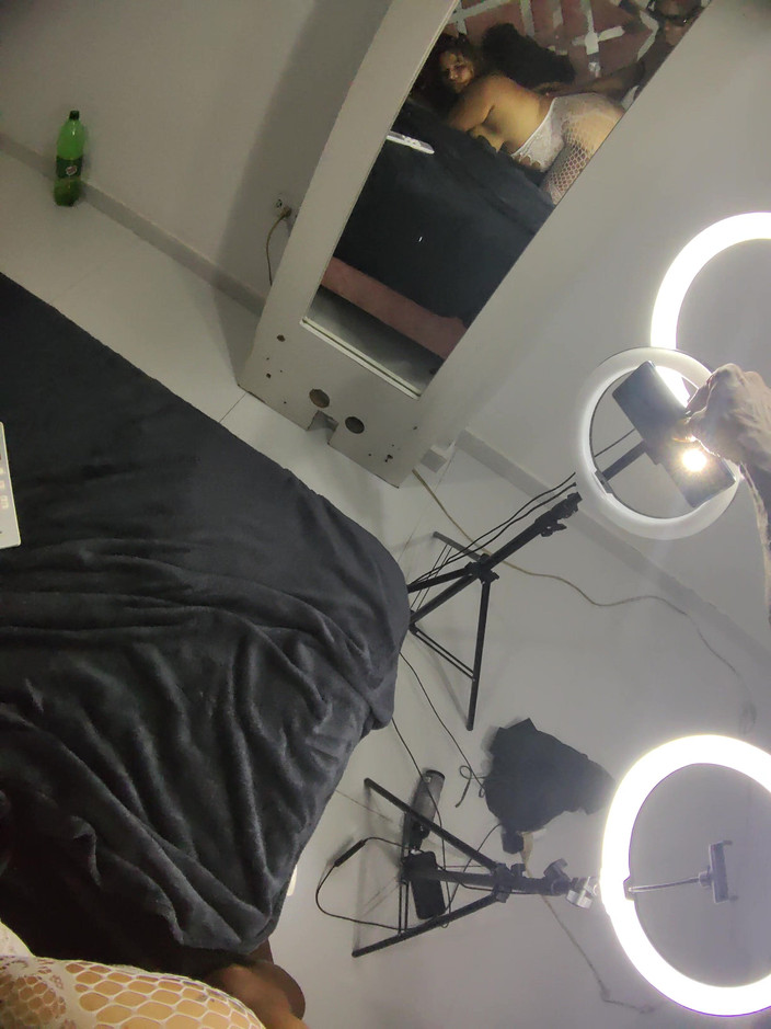 PABLO N3GROBAR: Season four - gadis mungil pov 2