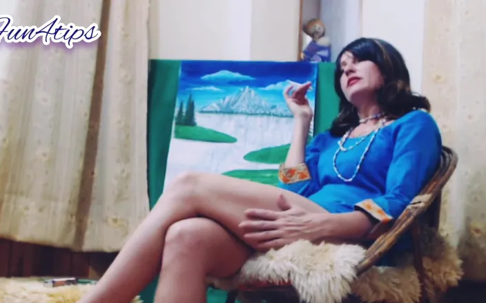 Bolly Karma: Smoking Hot Babe, for You to Enjoy.