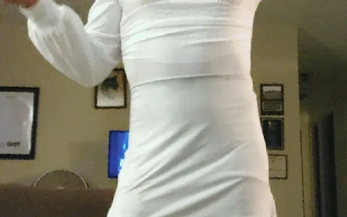 Lisa B.: Lisa in Awhite Slip