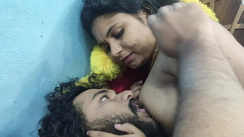 Vaigavarun45: भारतीय जोड़े का स्तन चूसने वाली पत्नी और पति के साथ सेक्स हॉट सेक्स का आनंद ले रहे हैं