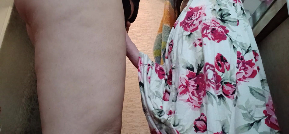 Lesbian-illusion: 我的女主人在她的丈夫工作时操我