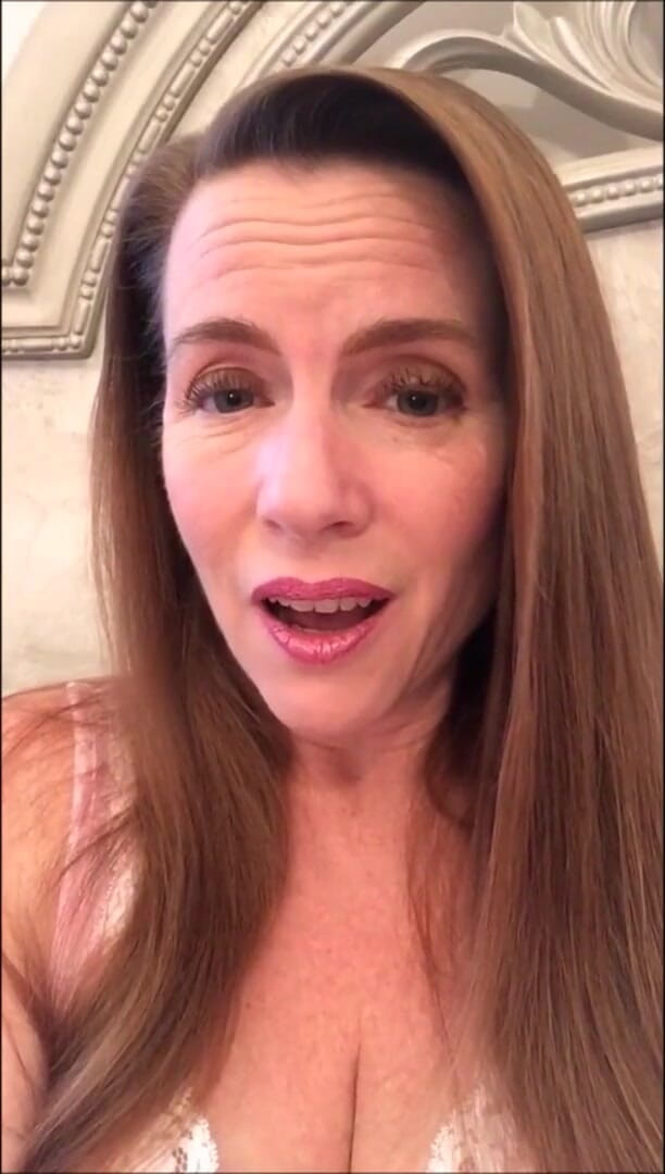 Nikki Nevada: Madrasta e enteado se divertem na hora da cara