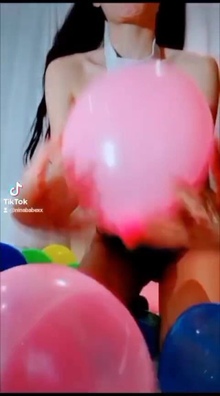 Pretty_girl: Popp Balloons