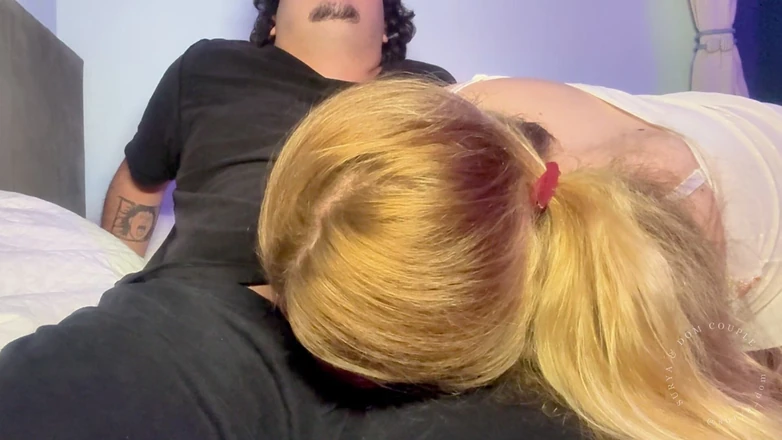 Surya and Dom Couple: Экстремально небрежная глубокая глотка без рук за 2 часа минета, сперма на лицо и горло