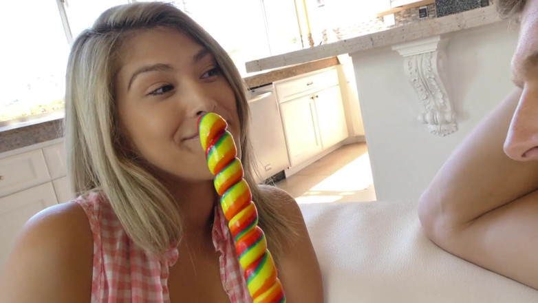 Perv Milfs n Teens: Stephanie West meyakinkan tukang urutnya untuk mengurut pantat tambahannya - Milfs...
