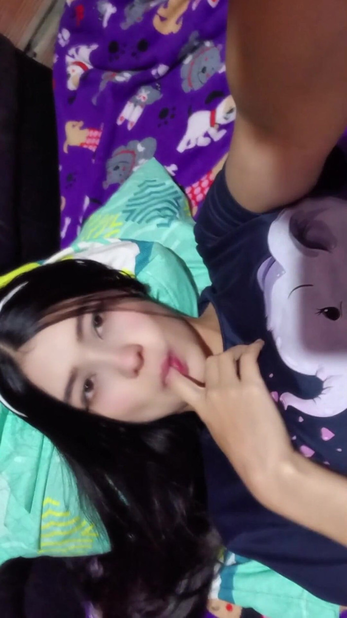 Yulieth Gomez: Penari striptis amatir memohin aku untuk mengisi memek sempitnya