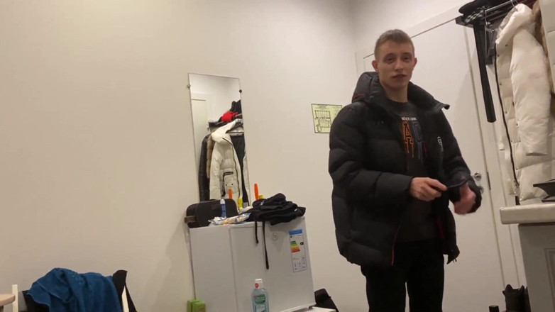 LeoCasanova: Boyfriend Doesn't Mind His Girlfriend Getting Facialized by Stranger While...