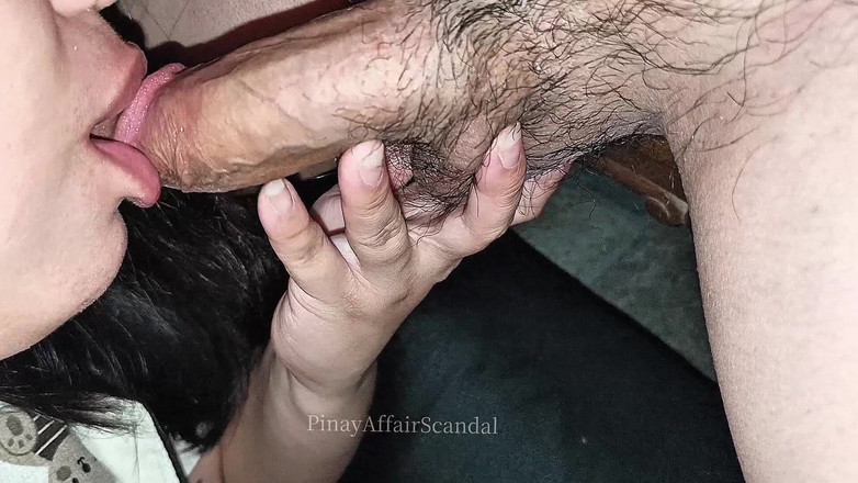 TeenPinayCloseUp: Pinay genç yarak emiyor beceri seviyesi 9999