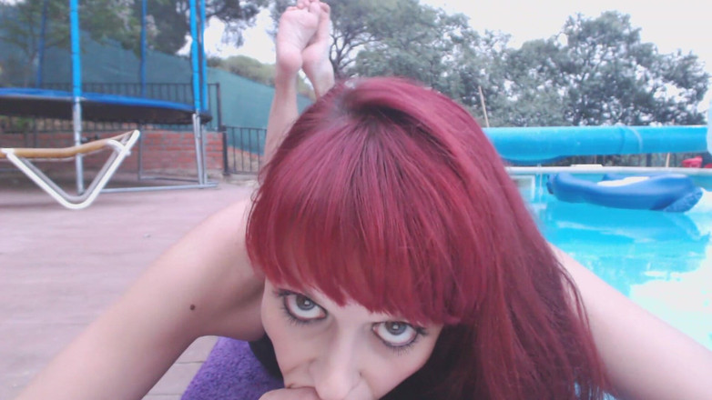 Candystart Videos: Pipe dans une piscine. POV