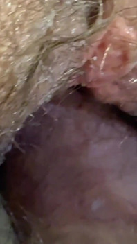 Cuckold-ehemann hat schlampigen sekundensex mit seiner perversen betrügenden ehefrau - milchige mari