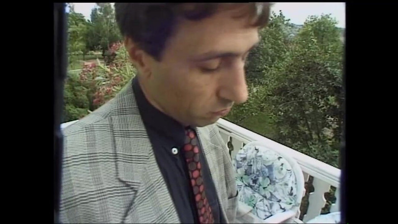 MMV films - The Original: 巨大なコックによって口の中で犯され、口の中で射精された2人の巨乳の女の尻のための自家製セックス