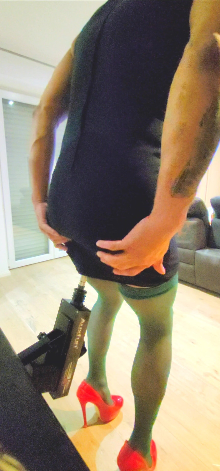 analmoni: Analmoni neukmachine rechtopstaand