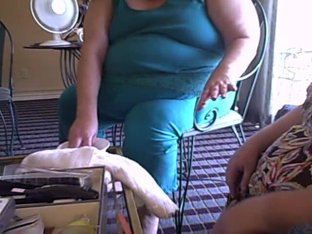 BBW nurse Vicki adventures with friends: Getting my finger nails cleaned, filed by my BBW friend